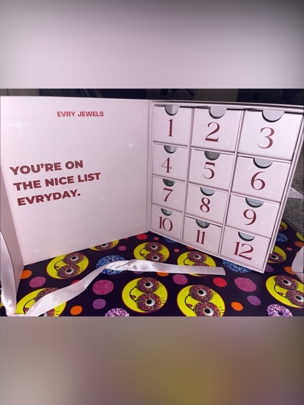 EVRY JEWELS Pink Holiday Jewelry Advent Calendar
